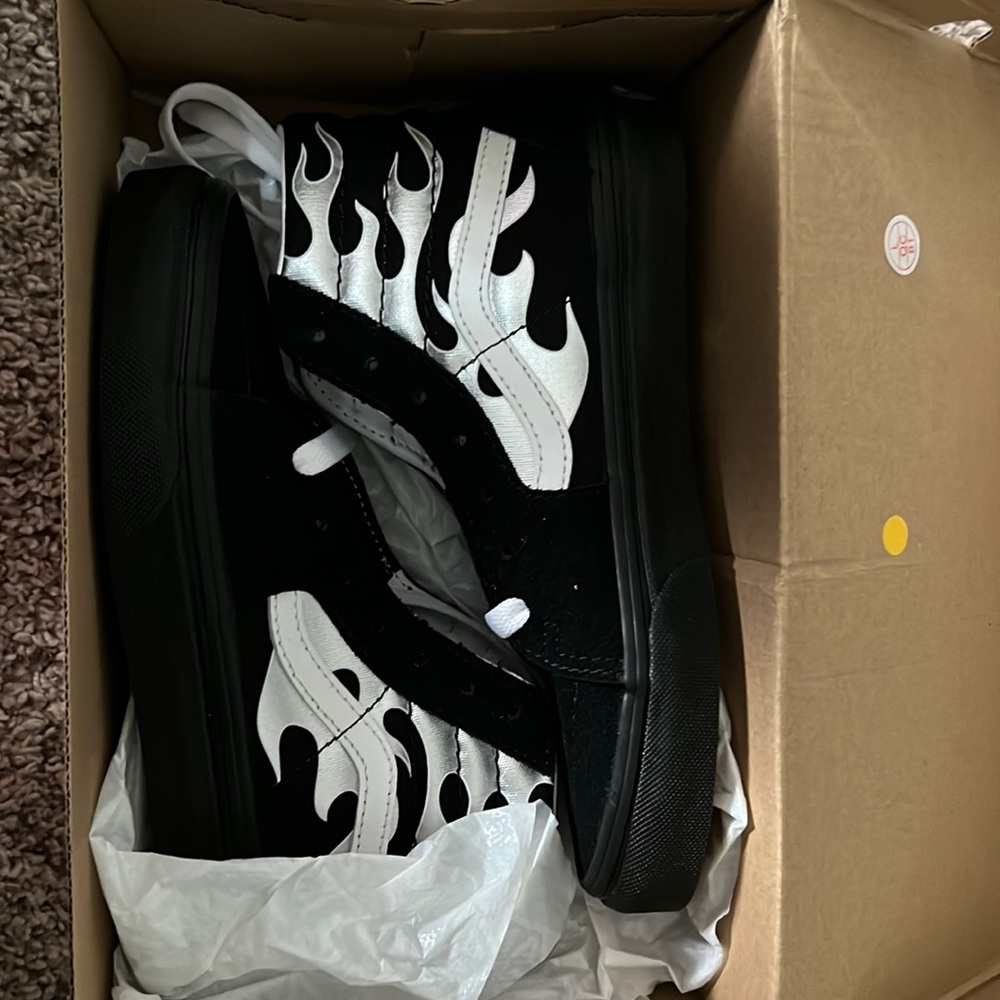 Brand new vans Sk8-Hi flames